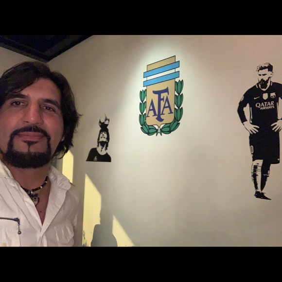 Meet your Posher, Andres - Picture 3 of 4